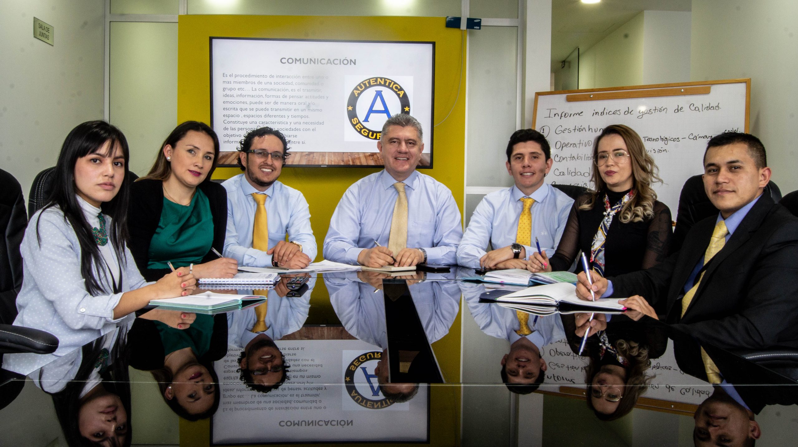 Seguridad y Vigilancia Privada en Colombia Seguridad y Vigilancia Privada en Colombia